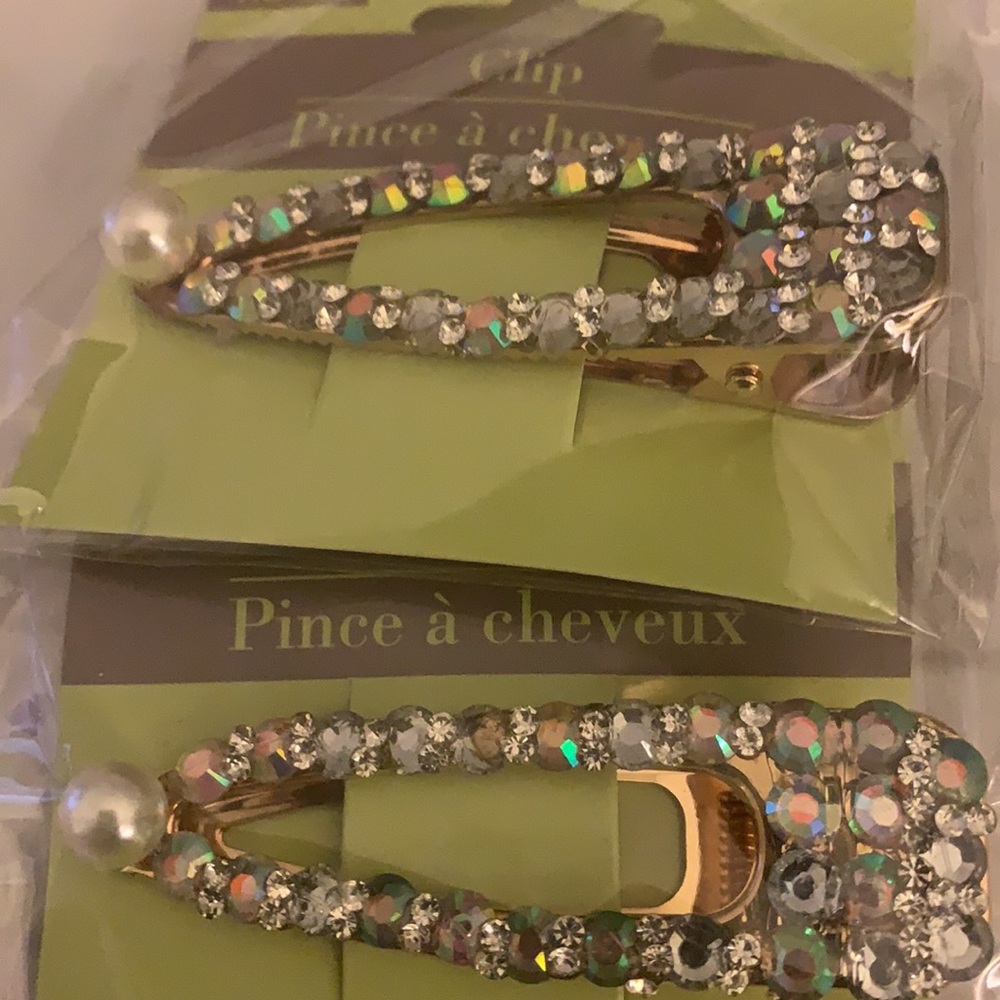 Hair Clips - Picture 3 of 3